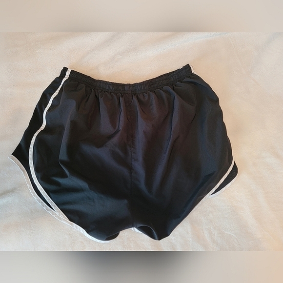 Nike Dri-Fit shorts - Picture 2 of 3